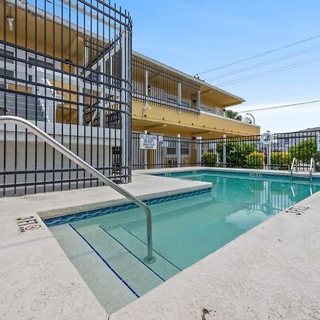 Appartamento Perfect Location 1Br Pool Parking Outside Area 8 Myrtle Beach Esterno foto