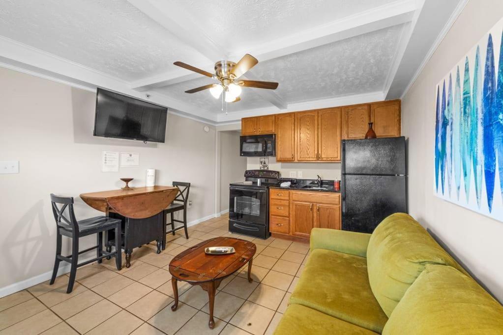 Appartamento Perfect Location 1Br Pool Parking Outside Area 8 Myrtle Beach Esterno foto